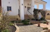 172, This is a two bed one bath Villa with lovely garden