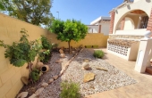 front garden of albatros sierra golf