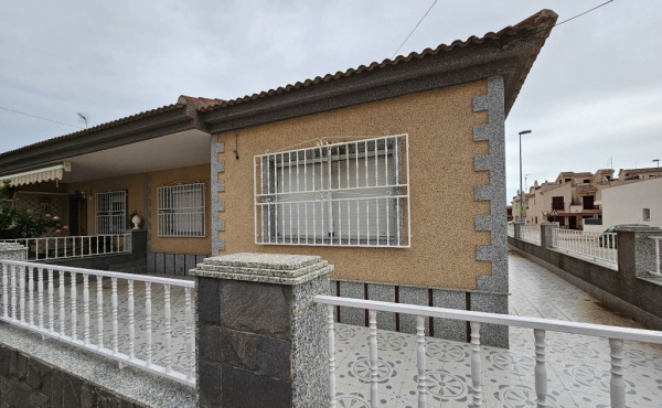 FACHADA/EXTERIOR