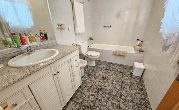 BAÑO/ BATHROOM