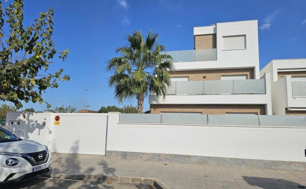 Modern villa in Pilar de La Horadada