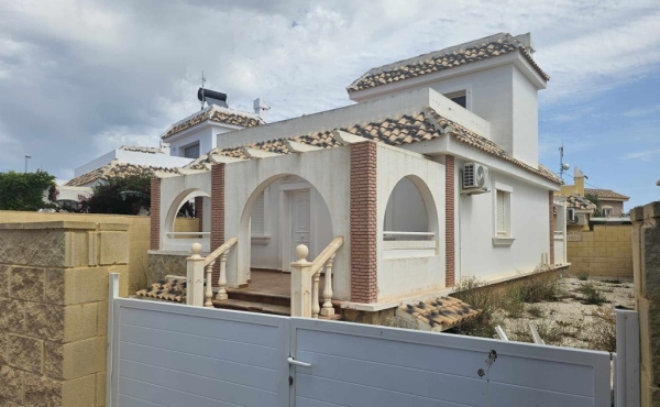 two bed one bath unfurnished villa